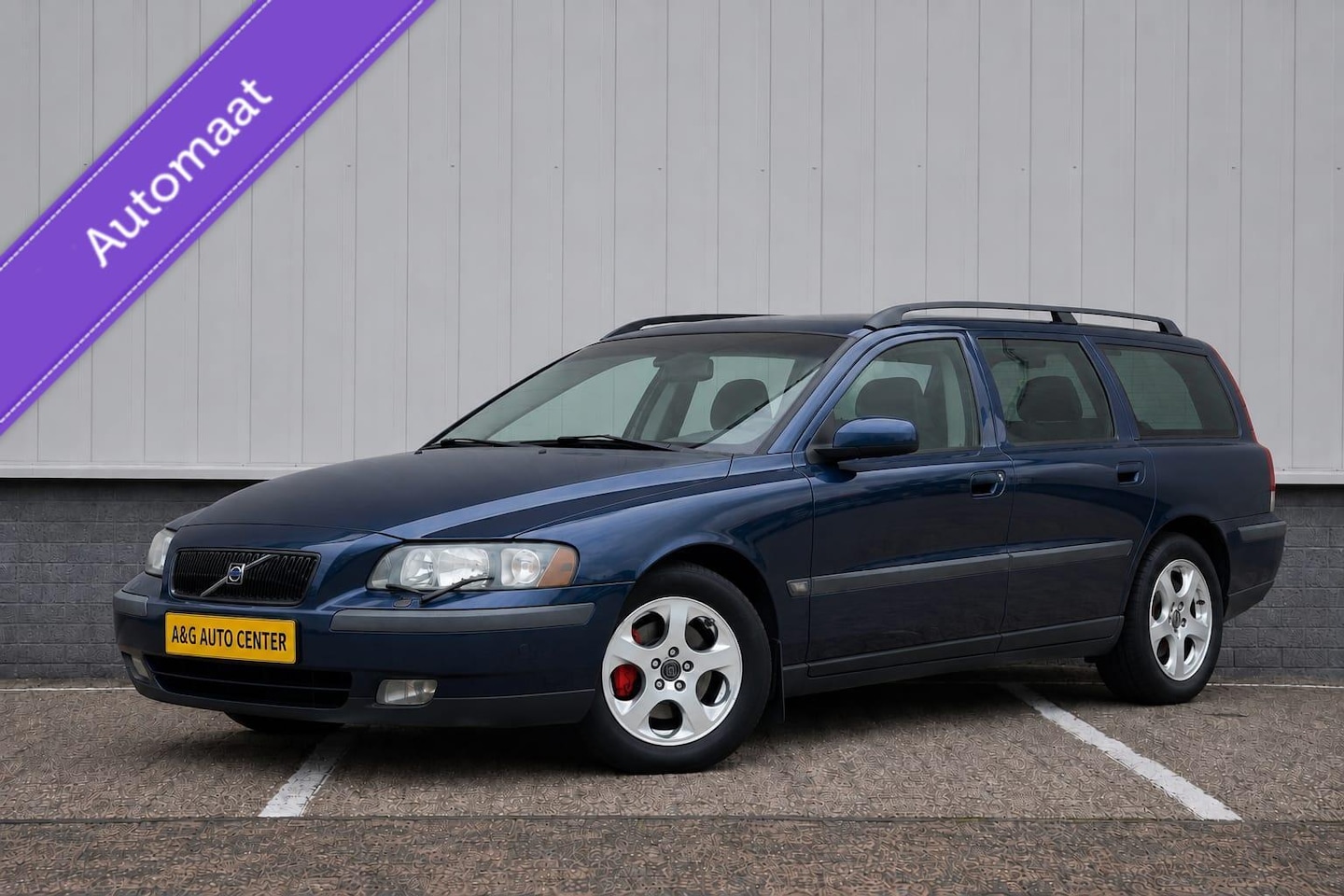 Volvo V70 - 2.4 T/1e Eig/200PK/Airco/CruiseContr/Leer/Trekhaak - AutoWereld.nl