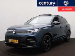 Volkswagen Tiguan - 1.5 eHybrid R-Line Edition / Panodak / Zwenk.Trekhaak / Camera / ACC / Dodehoeksensoren /