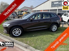 Volvo XC60 - 2.0 T8 Twin Engine AWD Momentum PANO/LEDER/TREKHAAK
