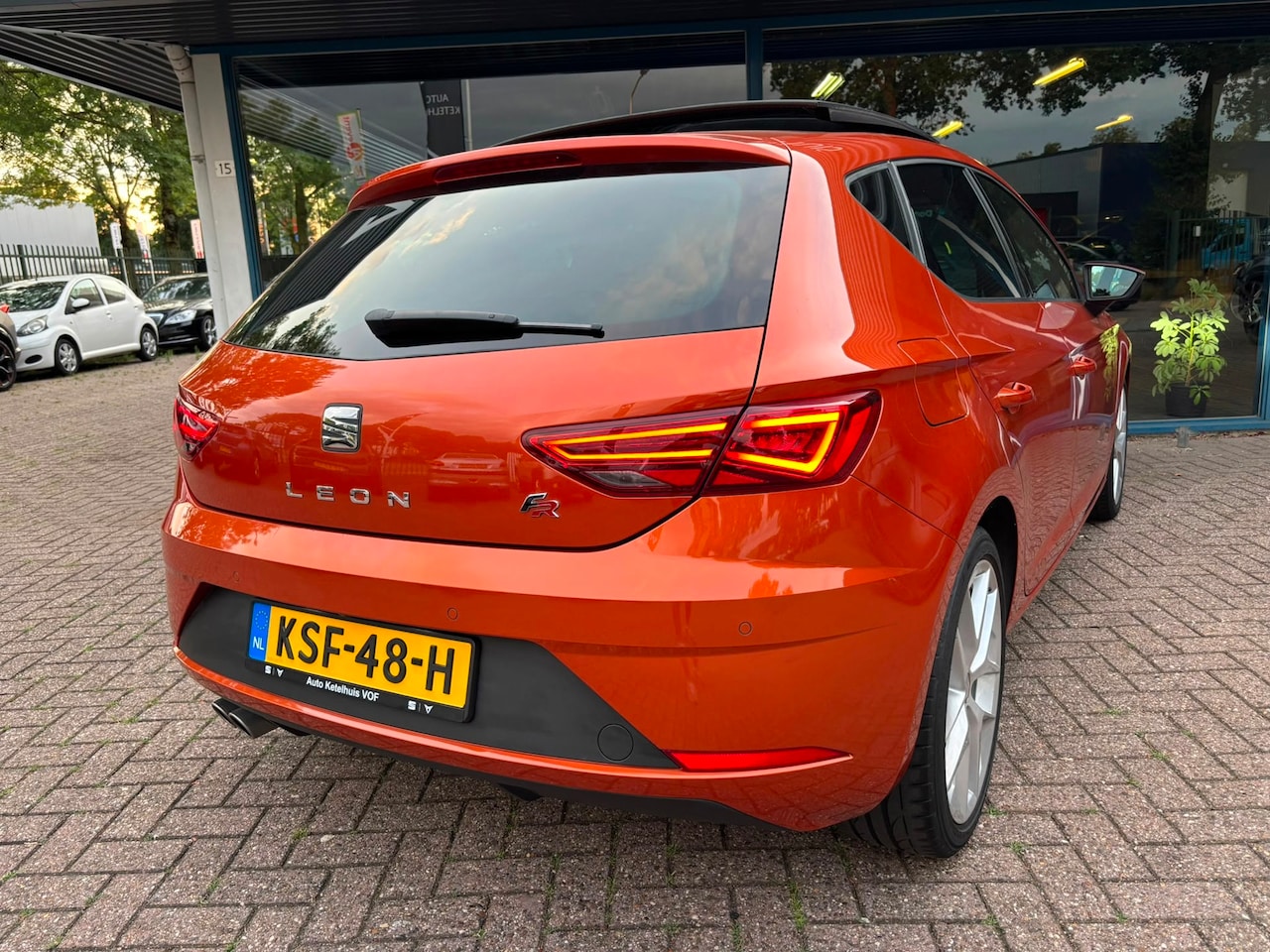 SEAT Leon - 1.4 EcoTSI FR Business Intense|DAB|Beats|Pano|Camera|Leder|Unieke Kleur!