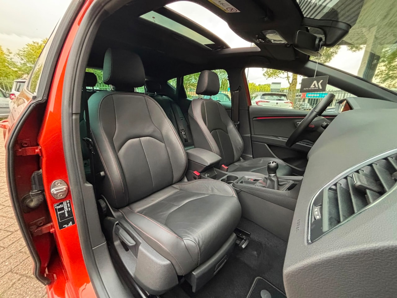 SEAT Leon - 1.4 EcoTSI FR Business Intense|DAB|Beats|Pano|Camera|Leder|Unieke Kleur!
