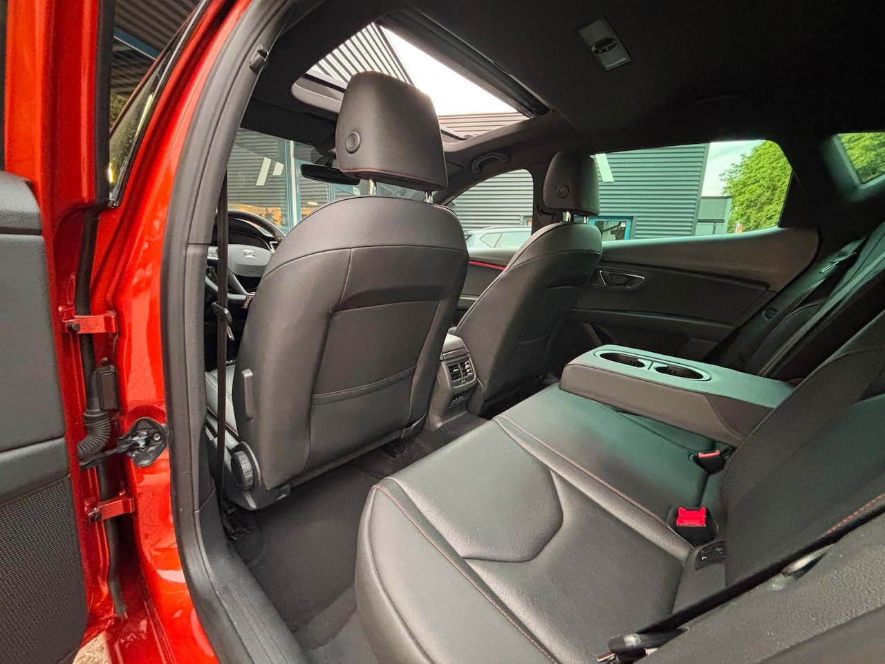 SEAT Leon - 1.4 EcoTSI FR Business Intense|DAB|Beats|Pano|Camera|Leder|Unieke Kleur!