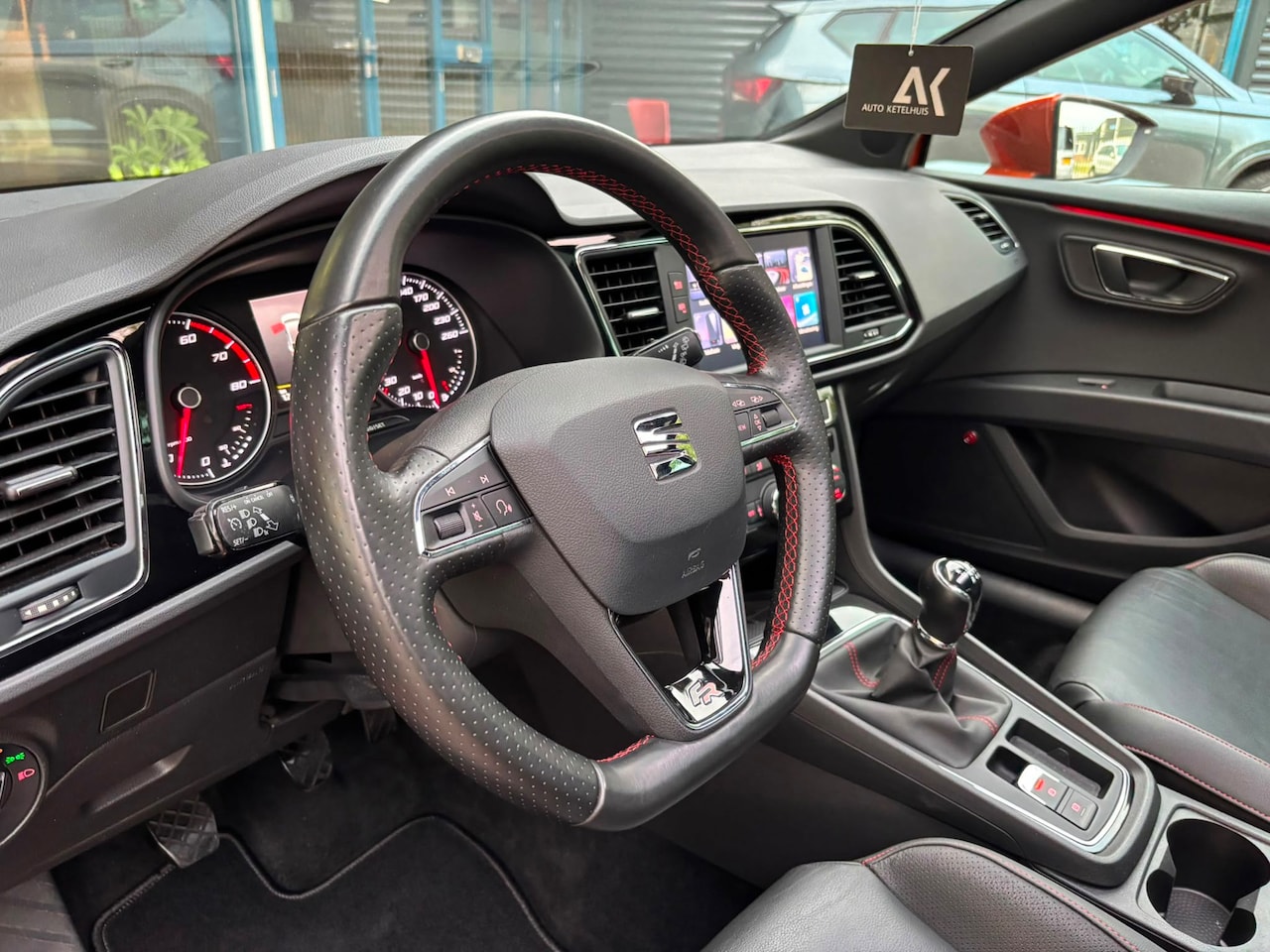 SEAT Leon - 1.4 EcoTSI FR Business Intense|DAB|Beats|Pano|Camera|Leder|Unieke Kleur!