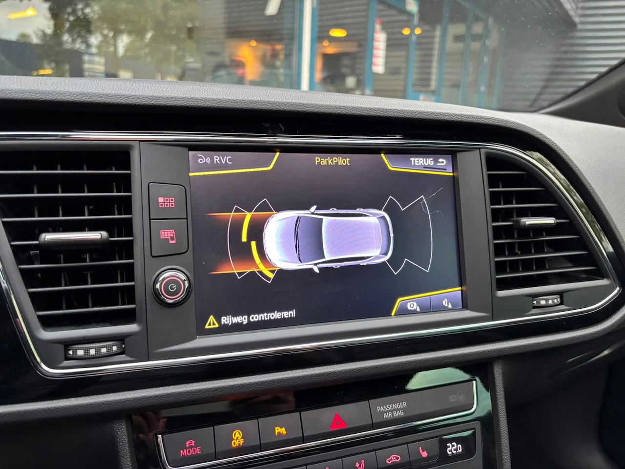SEAT Leon - 1.4 EcoTSI FR Business Intense|DAB|Beats|Pano|Camera|Leder|Unieke Kleur!