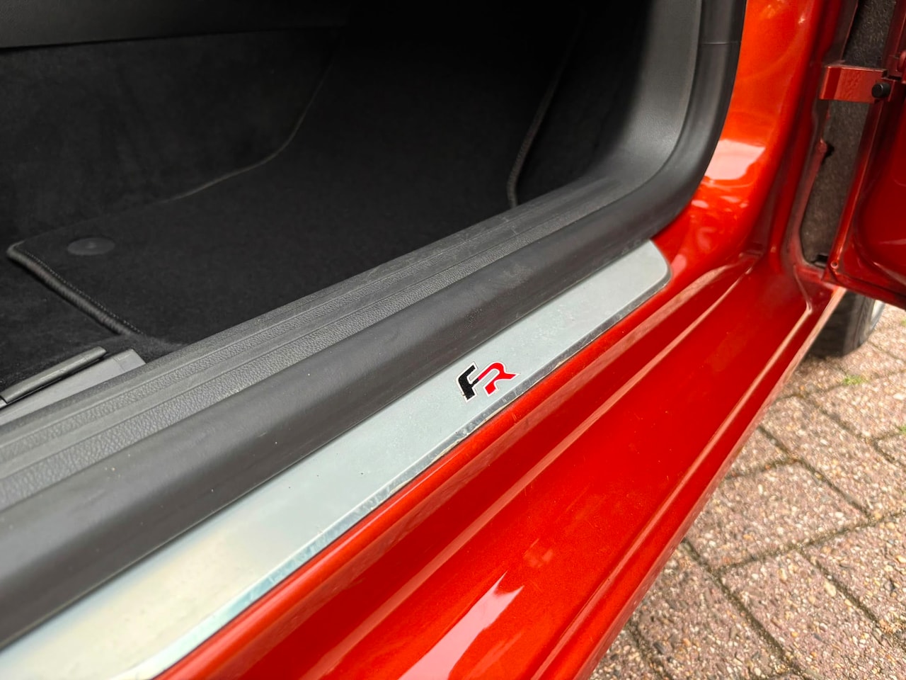 SEAT Leon - 1.4 EcoTSI FR Business Intense|DAB|Beats|Pano|Camera|Leder|Unieke Kleur!