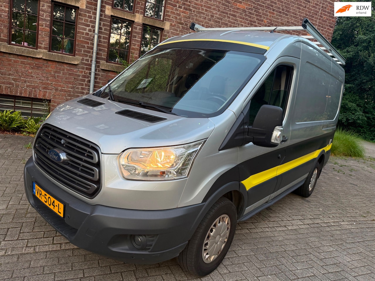 Ford Transit - 350 2.2 TDCI L2H2 Trend Prachtige Bestelbus Check Gauw - AutoWereld.nl
