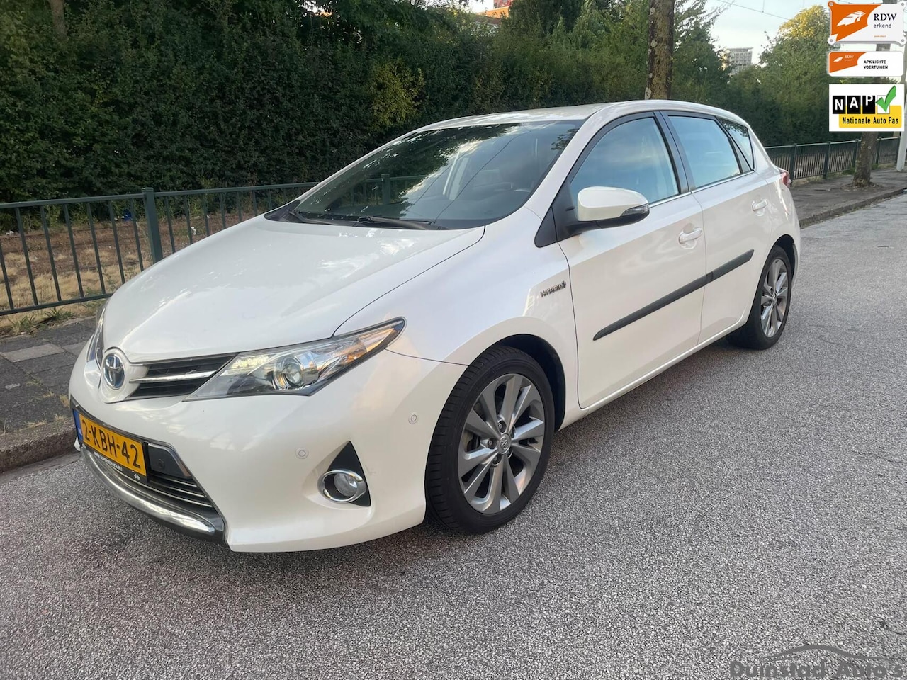 Toyota Auris - 1.8 Hybrid Lease Pro 1.8 Hybrid Lease Pro - AutoWereld.nl