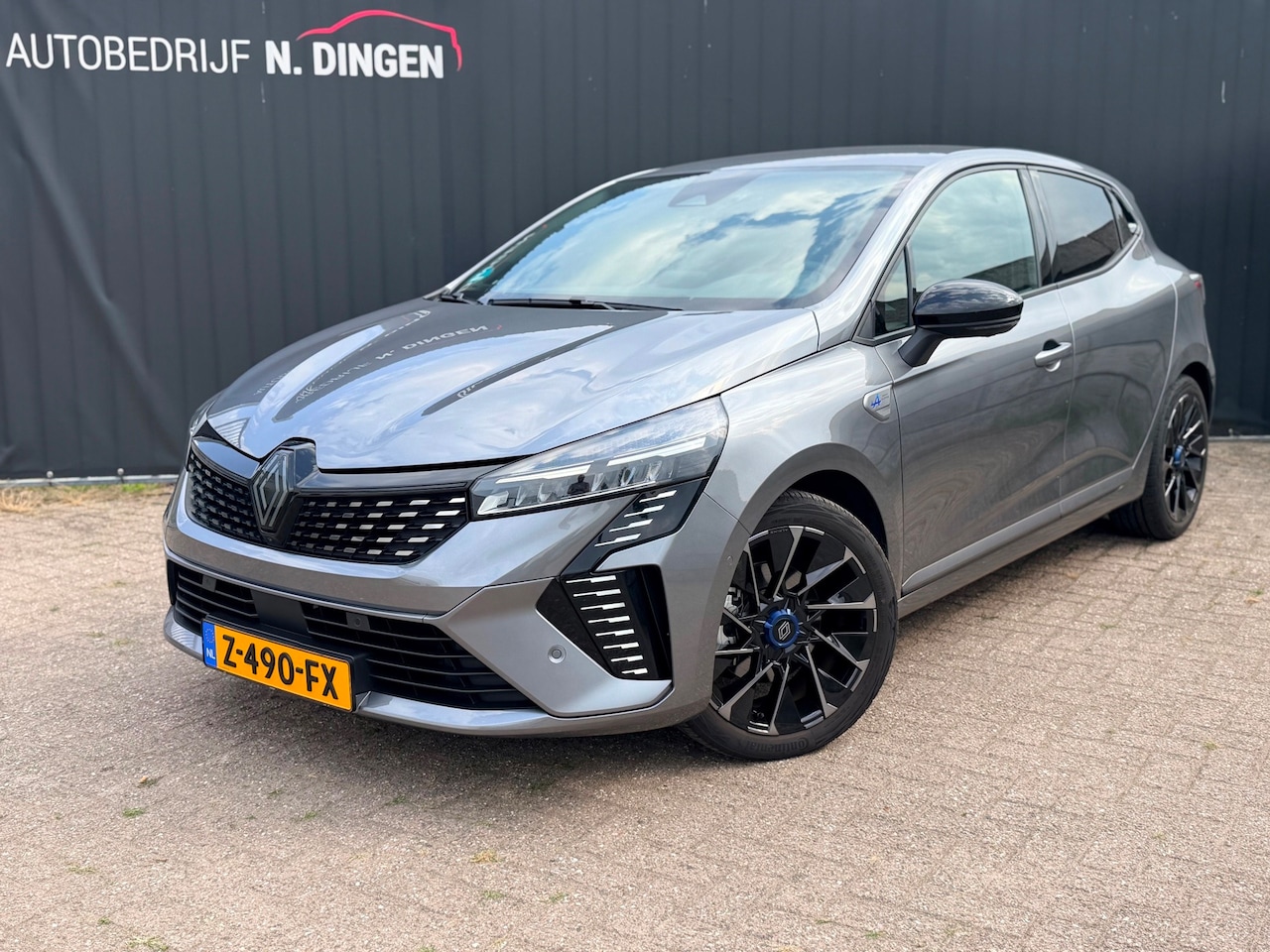 Renault Clio - 1.6 E-Tech Full Hybrid 145 esprit Alpine Bose 360 - AutoWereld.nl