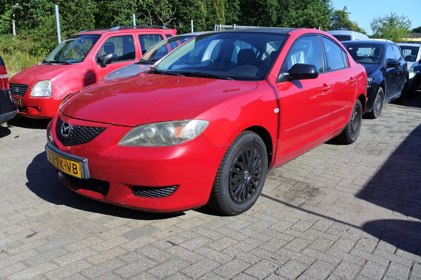 Mazda 3 - 1.6 sedan 150 dkm zijschade rechts 2 deuren en stijl - AutoWereld.nl