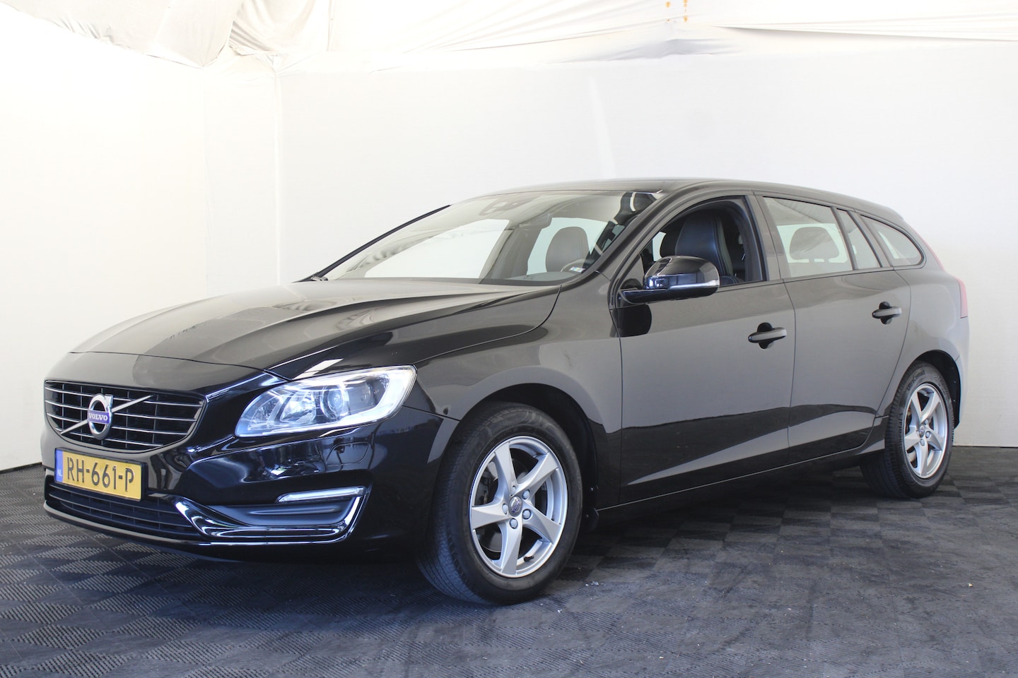 Volvo V60 - 2.0 D3 Polar+ Dynamic |Navi|Stoelverw.| - AutoWereld.nl