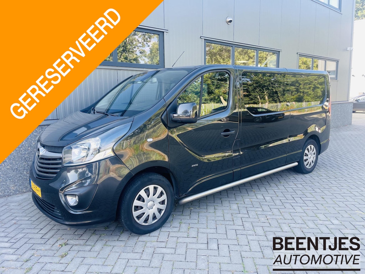 Opel Vivaro - 1.6 CDTI L2H1 DC Sport EcoFlex | Navigatie | Trekhaak | Cruise control - AutoWereld.nl