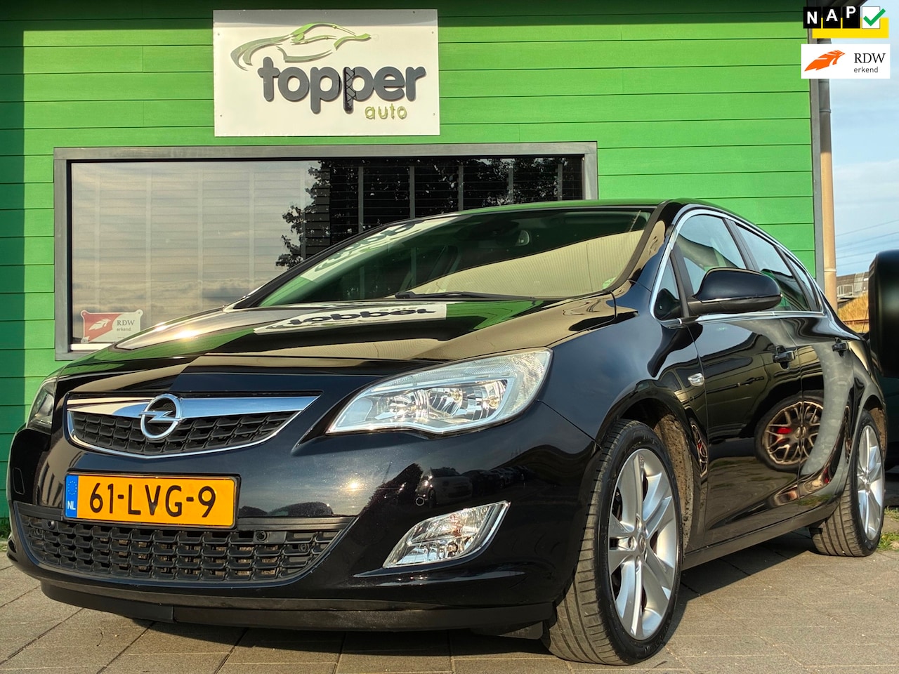 Opel Astra - 1.4 Turbo Cosmo|1e Eigenaar|Navigatie|CruiseControl|Trekhaak|Climatronic|Goed Onderhouden| - AutoWereld.nl