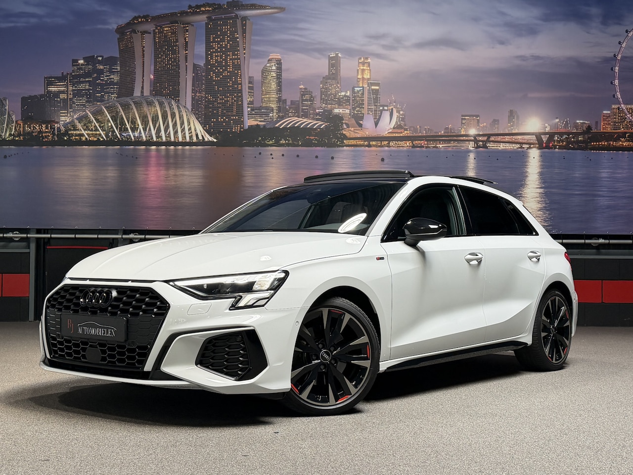 Audi A3 Sportback - 35 TFSI S-Line RS-Stoelen|Panorama|Matrix|Camera - AutoWereld.nl