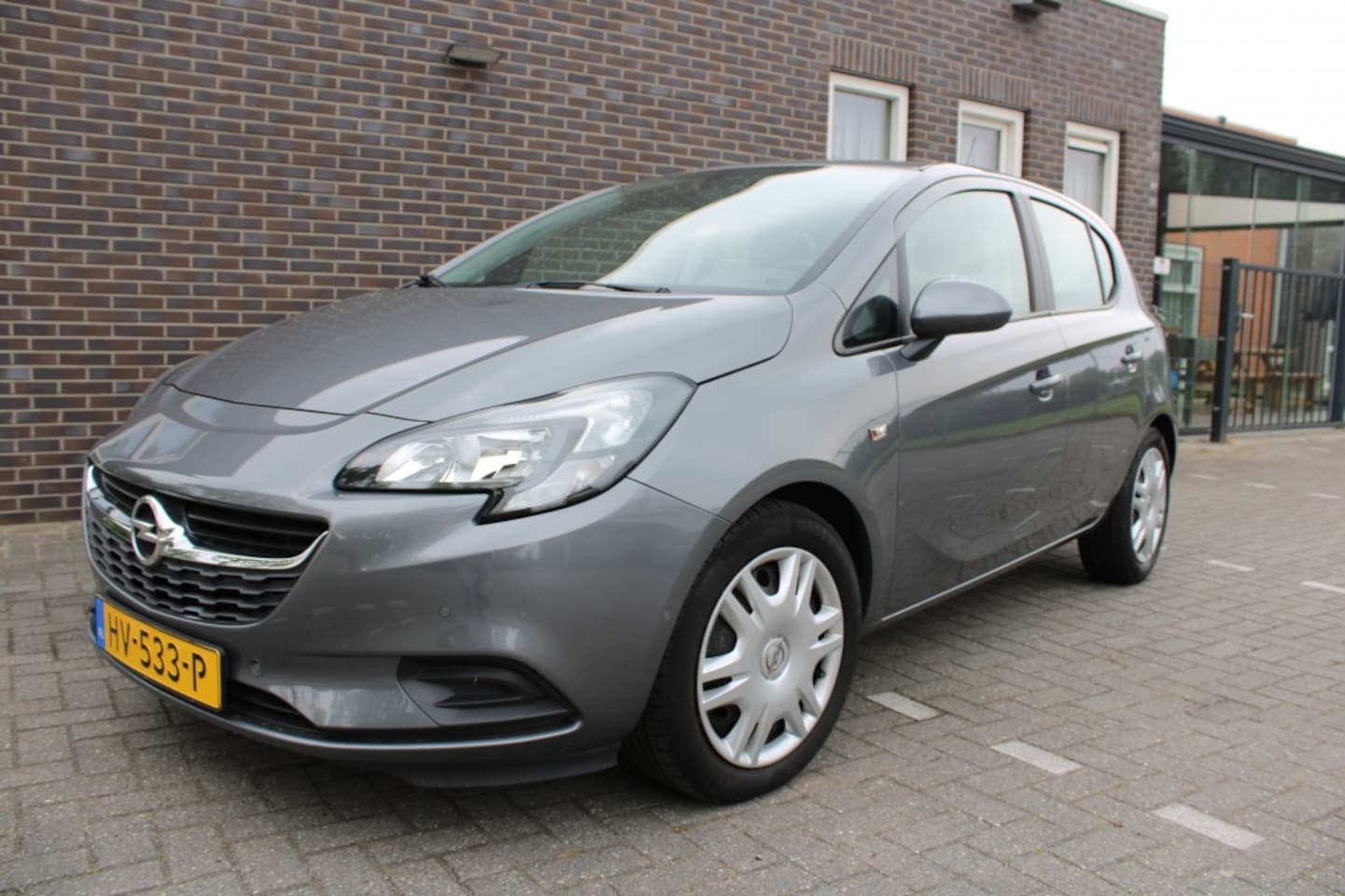 Opel Corsa - 1.4 Edition-5 drs-airco-4 cilinder-lage km stand - AutoWereld.nl