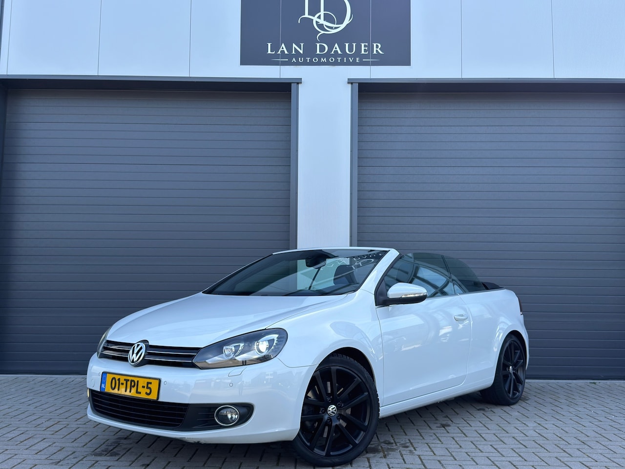 Volkswagen Golf Cabriolet - 1.4 TSI / AUTOMAAT / PARELMOER WIT - AutoWereld.nl
