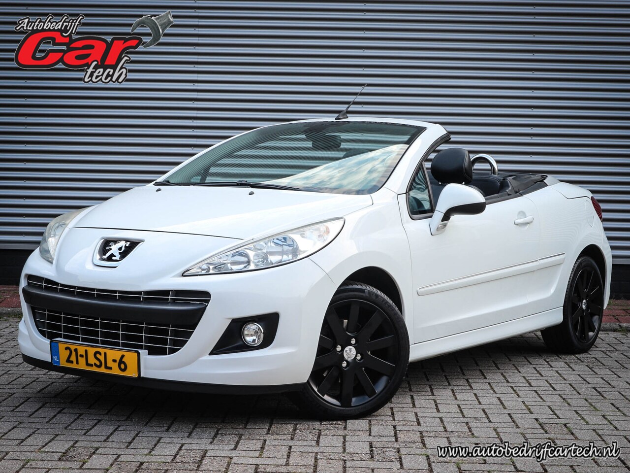 Peugeot 207 CC - 1.6 VTi Noir & Blanc | Clima | Cruise | Audio | 17 inch | Pdc | - AutoWereld.nl