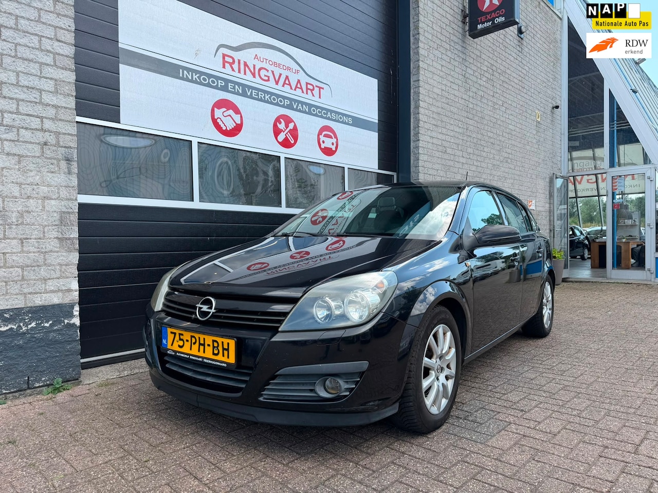 Opel Astra - 1.6 Sport 1 JAAR APK - AutoWereld.nl