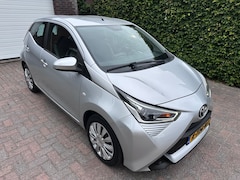 Toyota Aygo - 1.0 VVT-i x-play Weinig km! / NAP