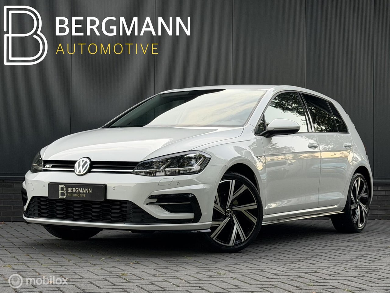 Volkswagen Golf - 1.5 TSI R-Line DSG|LED|ACC|Carplay|Alcantara - AutoWereld.nl