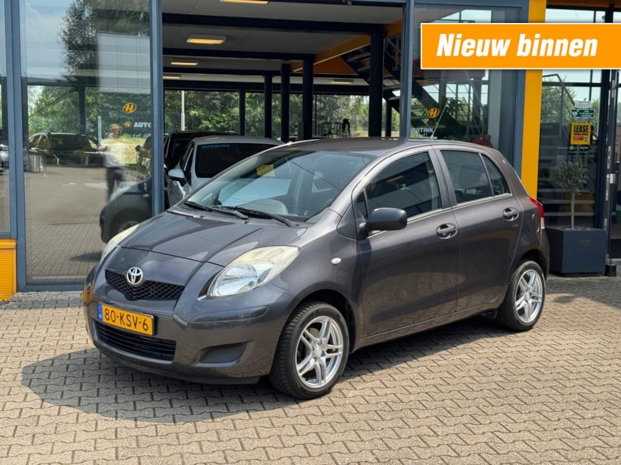 Toyota Yaris - 1.0 VVTi Acces - airco - all season - AutoWereld.nl