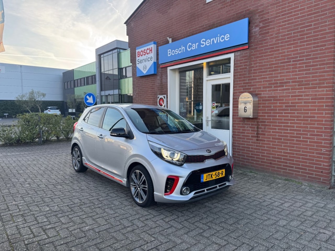 Kia Picanto - 1.2 62kW GT-Line Automaat 5-drs - AutoWereld.nl