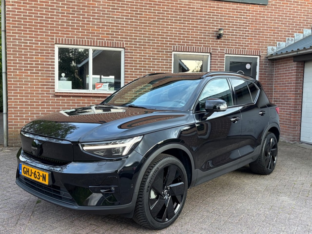 Volvo EX40 - Extended Range Ultra Black Ed. 82 kWh PANO, TREKH. HarmanK. - AutoWereld.nl