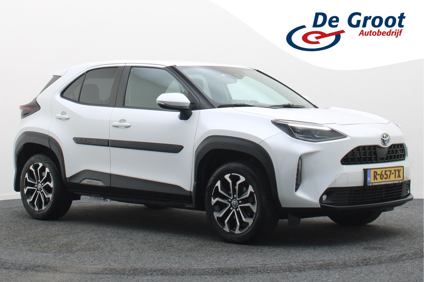 Toyota Yaris Cross - 1.5 Hybrid Adventure Winterpakket, Climate, ACC, Camera, Apple Carplay, LED, PDC, 17'' - AutoWereld.nl