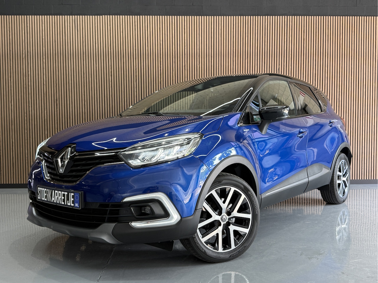 Renault Captur - 1.3 TCe 150pk Version S | R-Link Navi | 17" | Clima | Stoelverwarming | Camera | Led | 100 - AutoWereld.nl