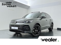 Volkswagen Tiguan - 1.5 eHybrid R-Line Edition | 204 PK | SoH 100% | Trekhaak wegklapbaar | Adaptive Cruise Co