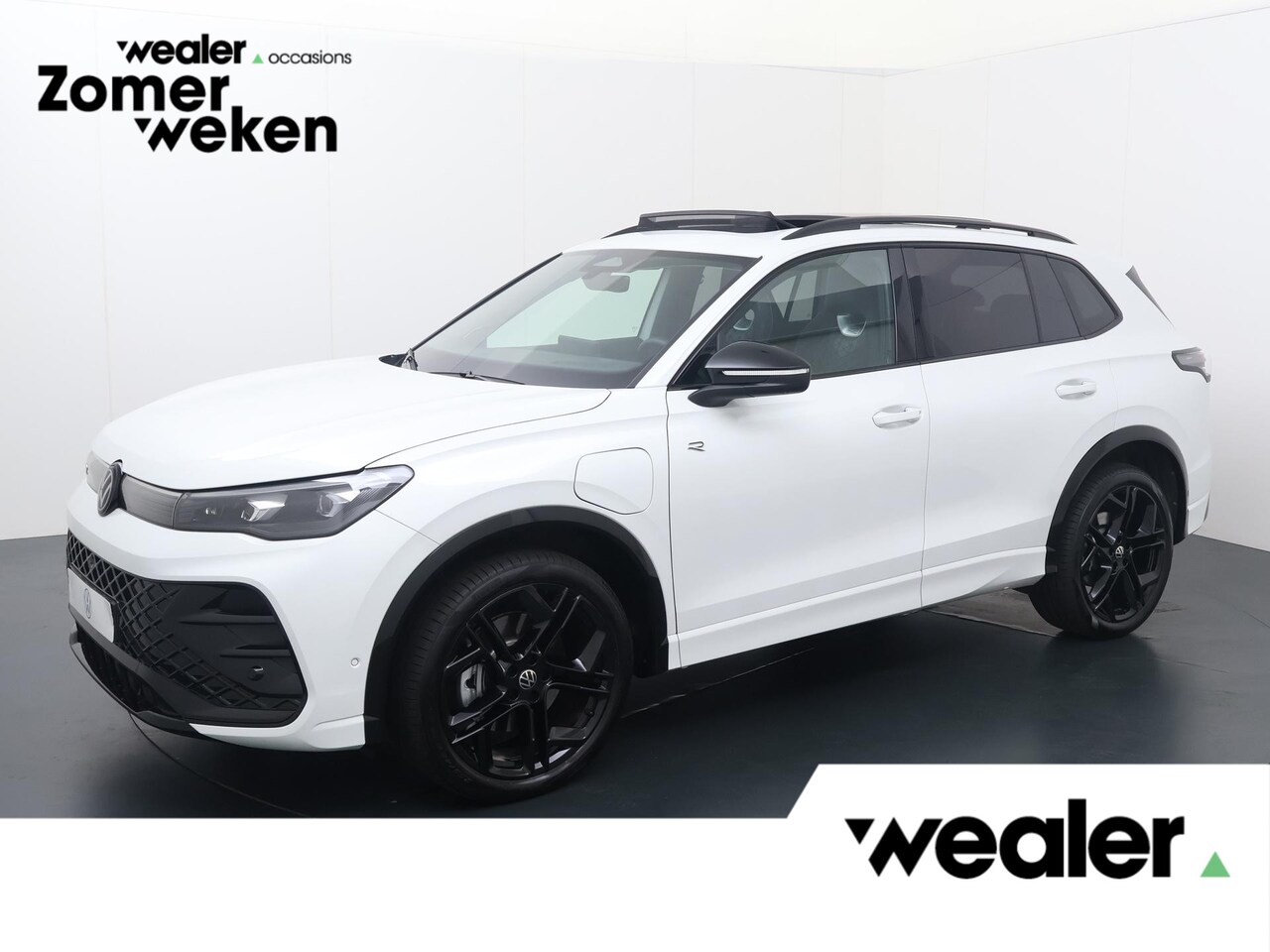 Volkswagen Tiguan - 1.5 eHybrid R-Line Edition | 272 PK | SoH 100% | Trekhaak wegklapbaar | Adaptive Cruise Co - AutoWereld.nl