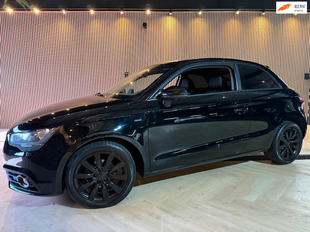 Audi A1 - 1.2 S-line | Black on black | Airco | Bluetooth - AutoWereld.nl
