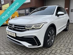 Volkswagen Tiguan - 1.4 TSI eHybrid R-Line LED*PANO-DAK*TREKHAAK