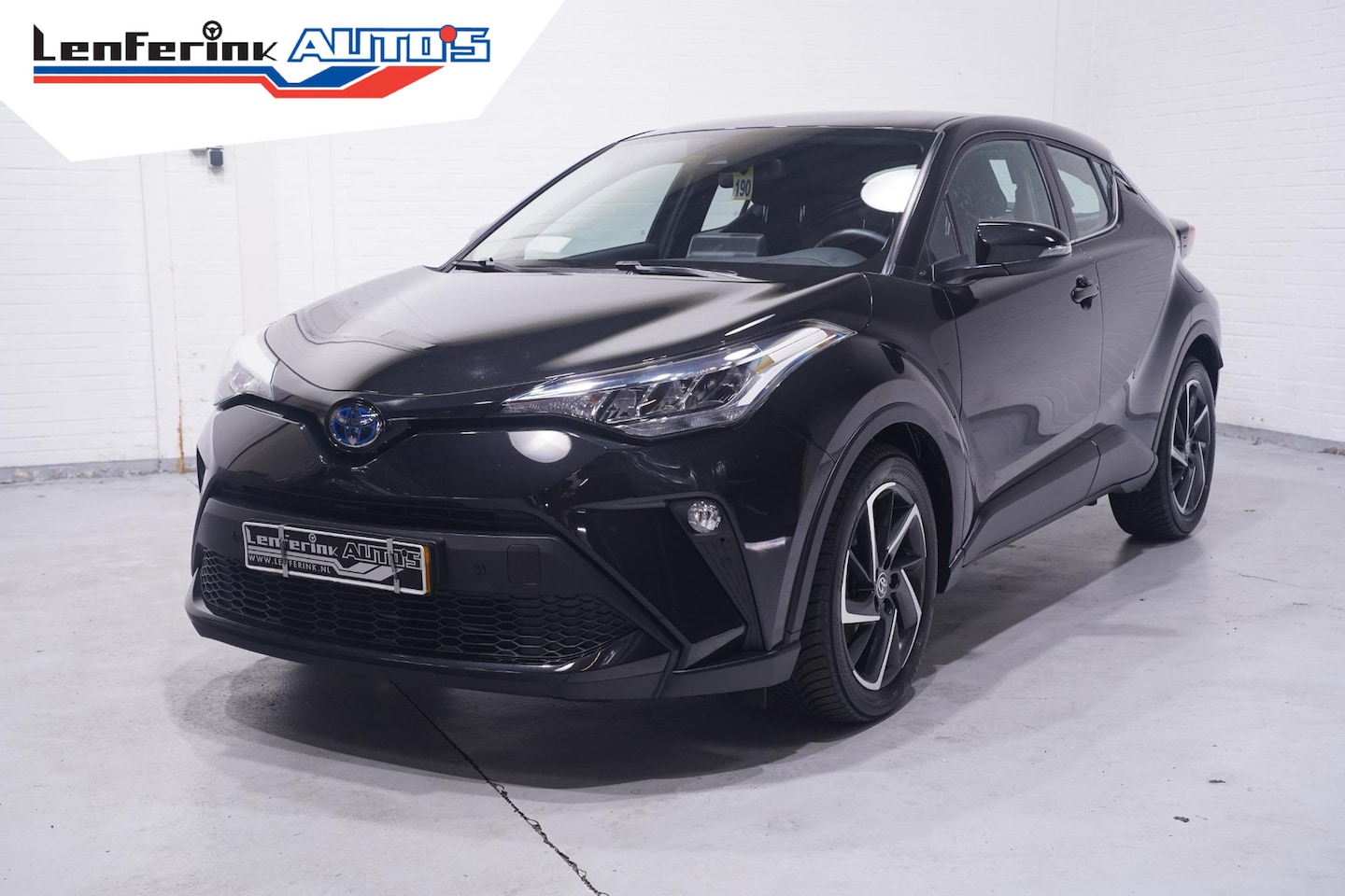 Toyota C-HR - 1.8 Hybrid Dynamic NAP 2e eigen. APPLE-Carplay camera mistlmpen voor half/lederen bekledin - AutoWereld.nl