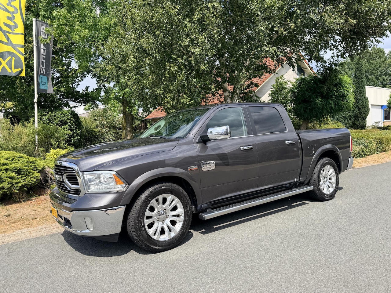 Dodge Ram 1500 - 5.7 V8 4x4 401PK Crew Cab Laramie Longhorn Edition - AutoWereld.nl