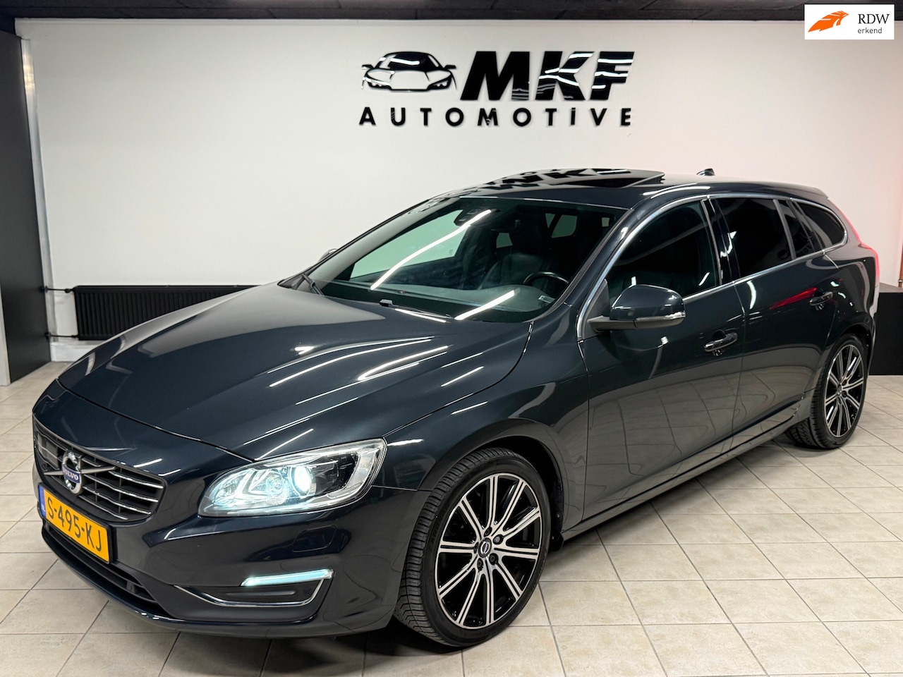 Volvo V60 - 2.0 T5 Ocean Race 2015 ECC/XENON/LMV/PDC/LEER/NAVI - AutoWereld.nl