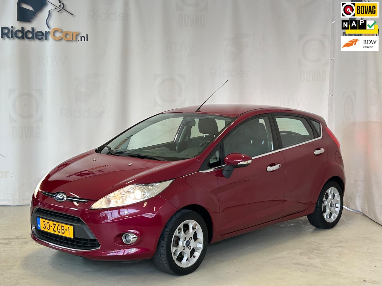Ford Fiesta - 1.25 Titanium|2E EIG|NAP|TREKHAAK|AIRCO|VELGEN|APK03-2027 - AutoWereld.nl