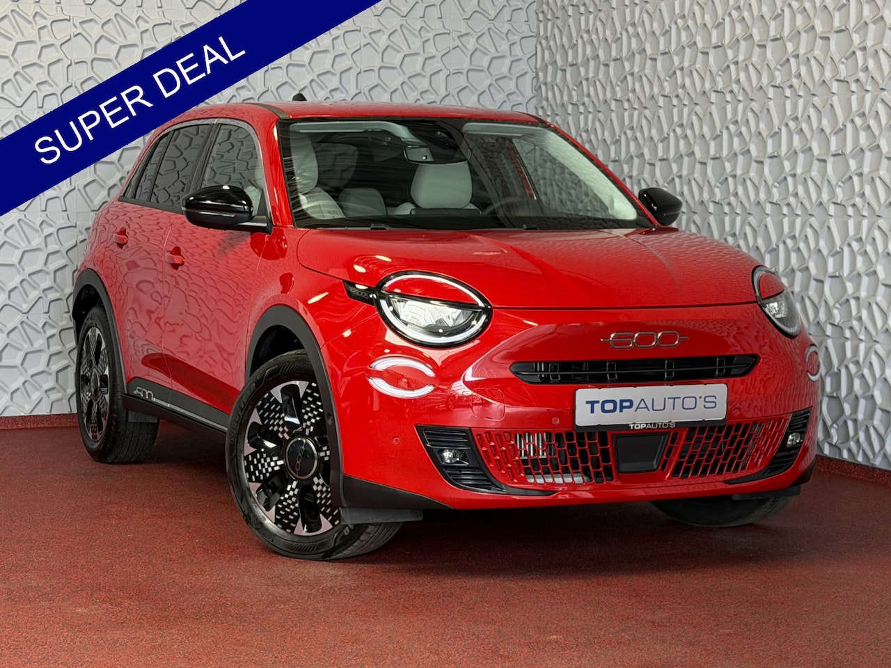 Fiat 600 - 1.2 HYBRID LA PRIMA STOELVERW. ELEK.KLEP LEER MASSAGE CAMERA CARPLAY ADAP.CRUISE ELEK.STOE - AutoWereld.nl