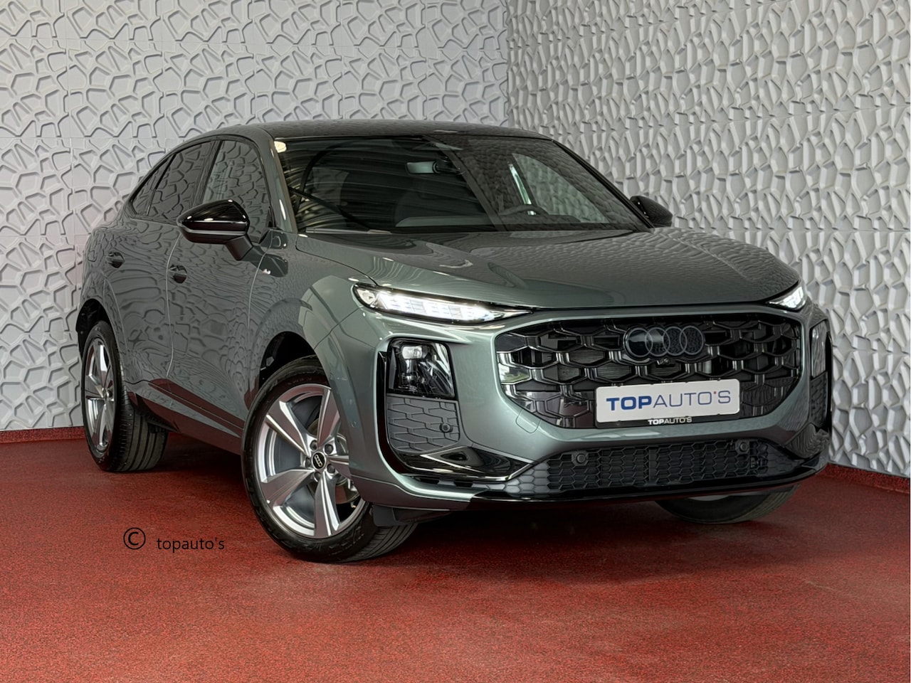 Audi Q3 Sportback - 35 TFSI S-EDITION HYBRID ZONDER STEKKER PANO SCHUIFDAK TREKHAAK ELEK.KLEP - AutoWereld.nl