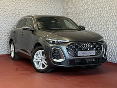 Audi Q5 - 2.0 TFSI E-HYBRID QUATTRO 300 PK S-EDITION PAS/DISPLAY PANO LEER 360CAM TREKHAAK MATRIXX L
