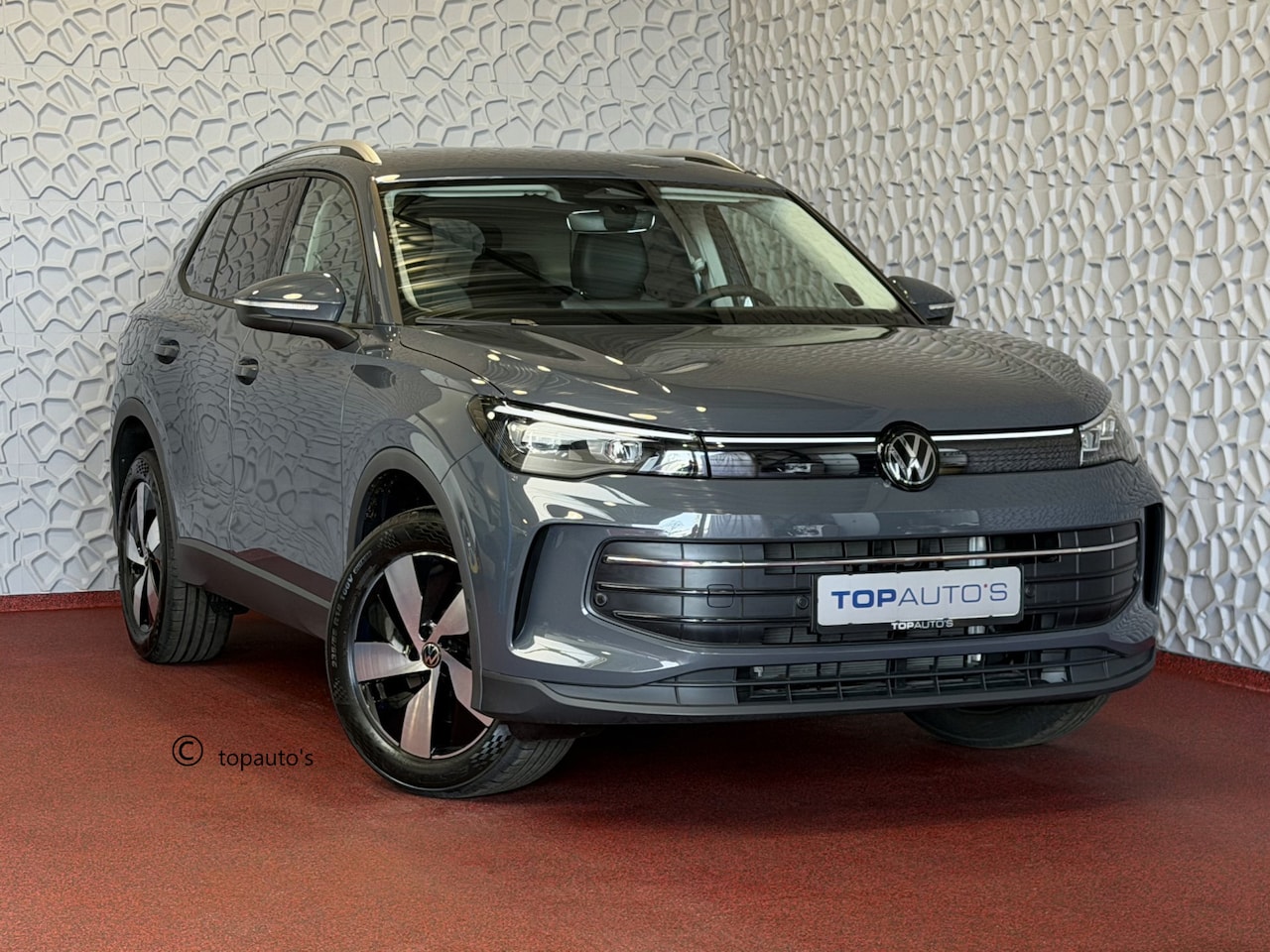 Volkswagen Tiguan - 1.5 eHYBRID NIEUWE AUTO 100KM ELEKTRISCH 2026 VERWARMDE STOELEN/STUUR CAMERA HARMAN KARDON - AutoWereld.nl