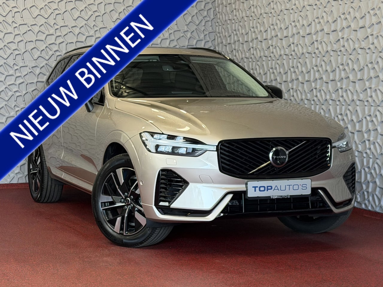 Volvo XC60 - 2.0 T8 455PK AWD ULTRA DARK NIEUWE AUTO ELEK.TREKHAAK HARMAN KARDON HEADUP 360.CAM STOEL/S - AutoWereld.nl