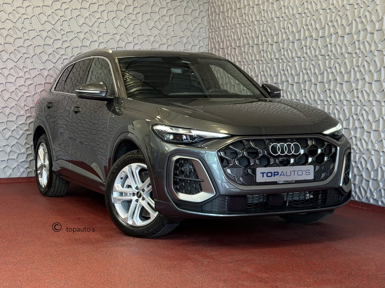 Audi Q5 - 2.0 TFSI E-HYBRID PANO LEER 360CAM PAS.DISPLAY TREKHAAK QUATTRO 300 PK S-EDITION MATRIXX L - AutoWereld.nl