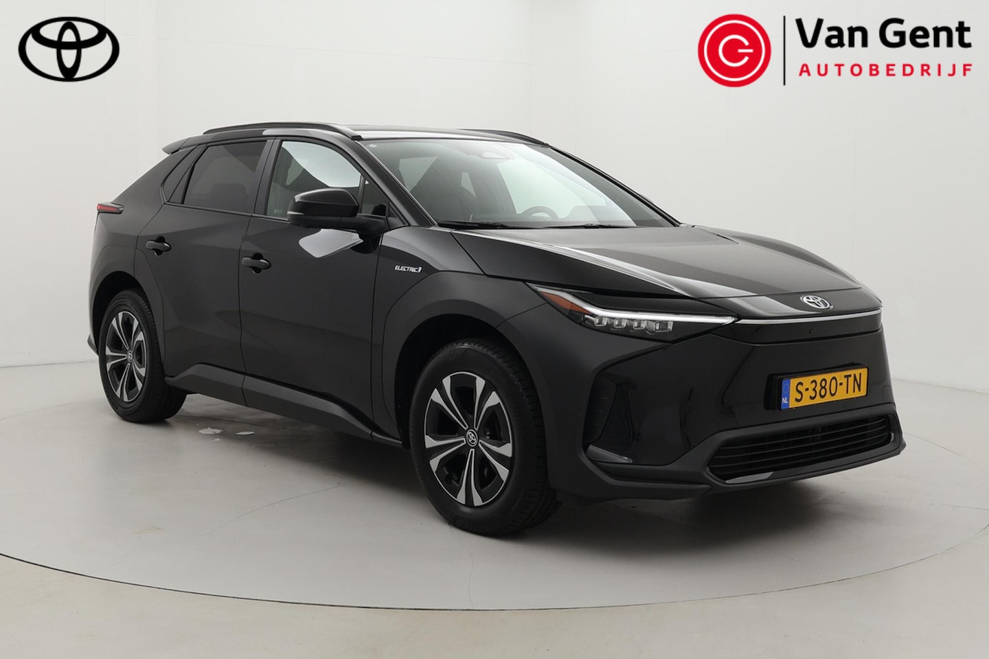 Toyota bZ4X - Dynamic 71 kWh | 16% bijtelling | Warmtepomp | Dodehoek detectie | Apple Carplay / Android - AutoWereld.nl