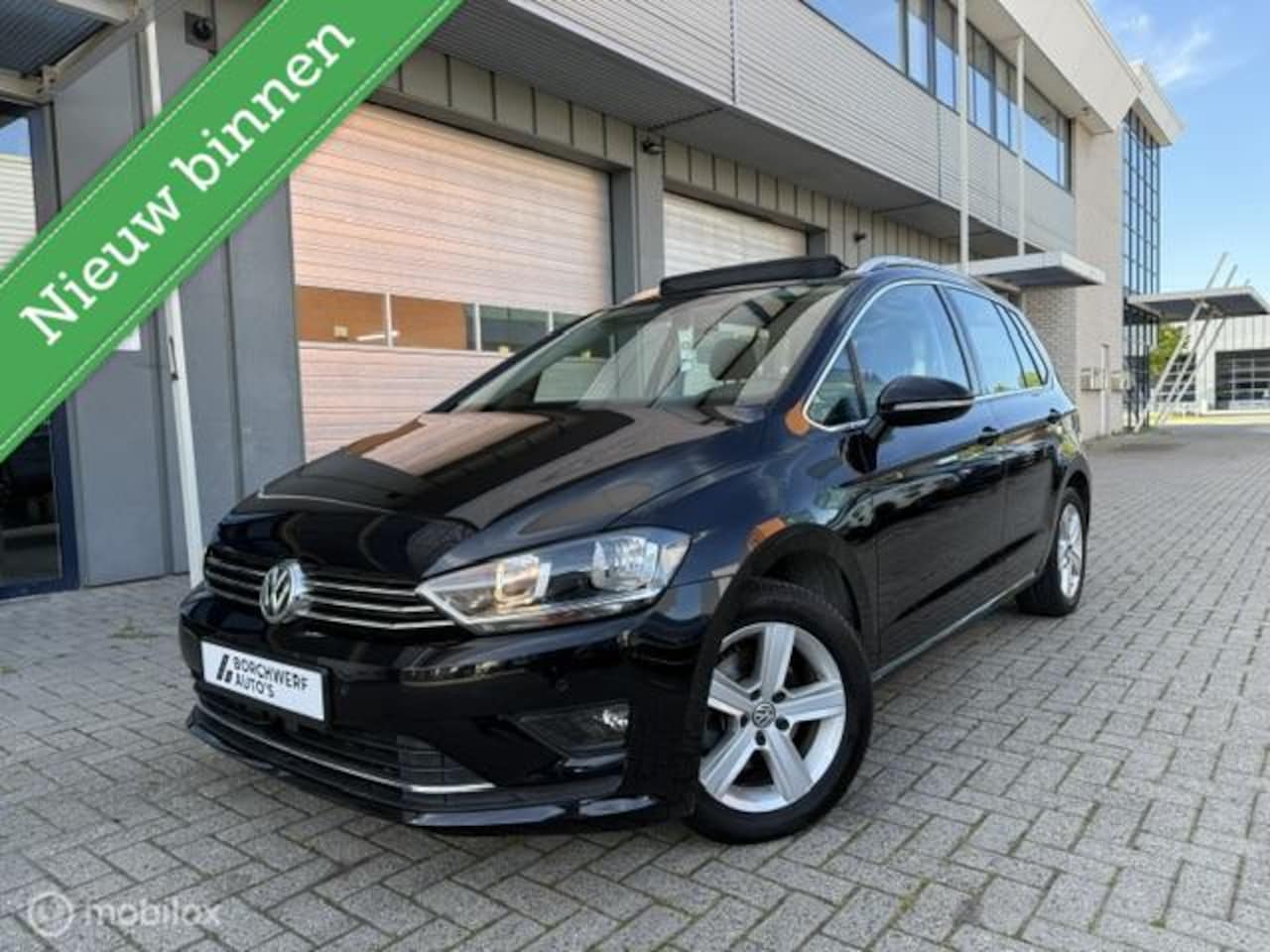 Volkswagen Golf Sportsvan - 1.6 TDI Highline Pano Lage km's - AutoWereld.nl