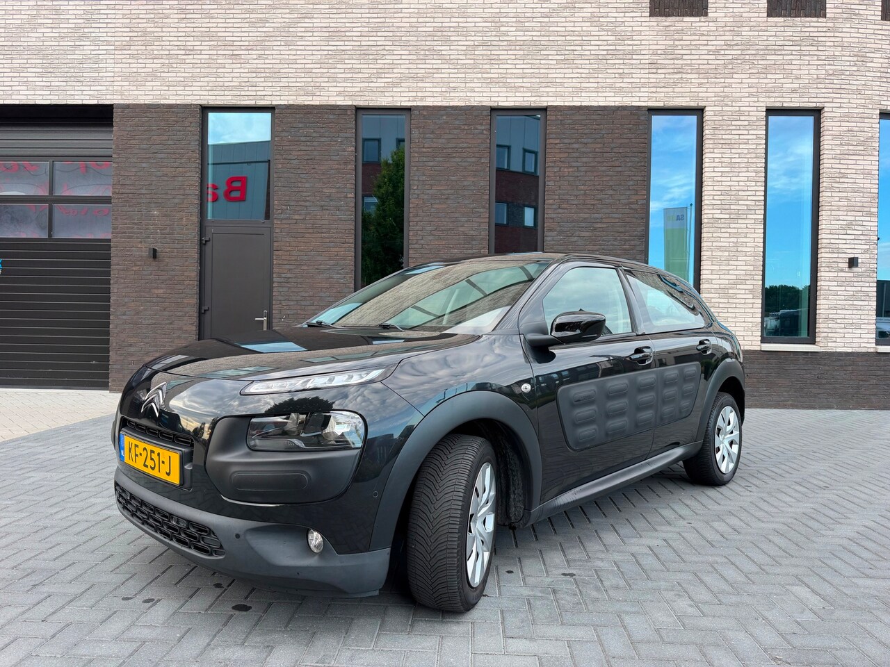 Citroën C4 Cactus - 1.2 PureTech Business 1.2 PureTech Business - AutoWereld.nl