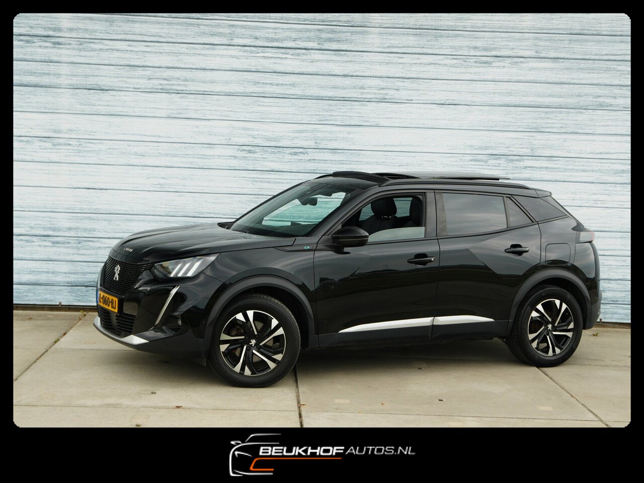 Peugeot e-2008 - EV GT-Line 50 kWh Pano Carplay Cam Soh91.7% - AutoWereld.nl