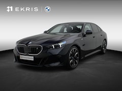 BMW i5 - Sedan eDrive40 M Sportpakket Pro | Travel Pack | Comfort Access | Trekhaak | Glazen panora