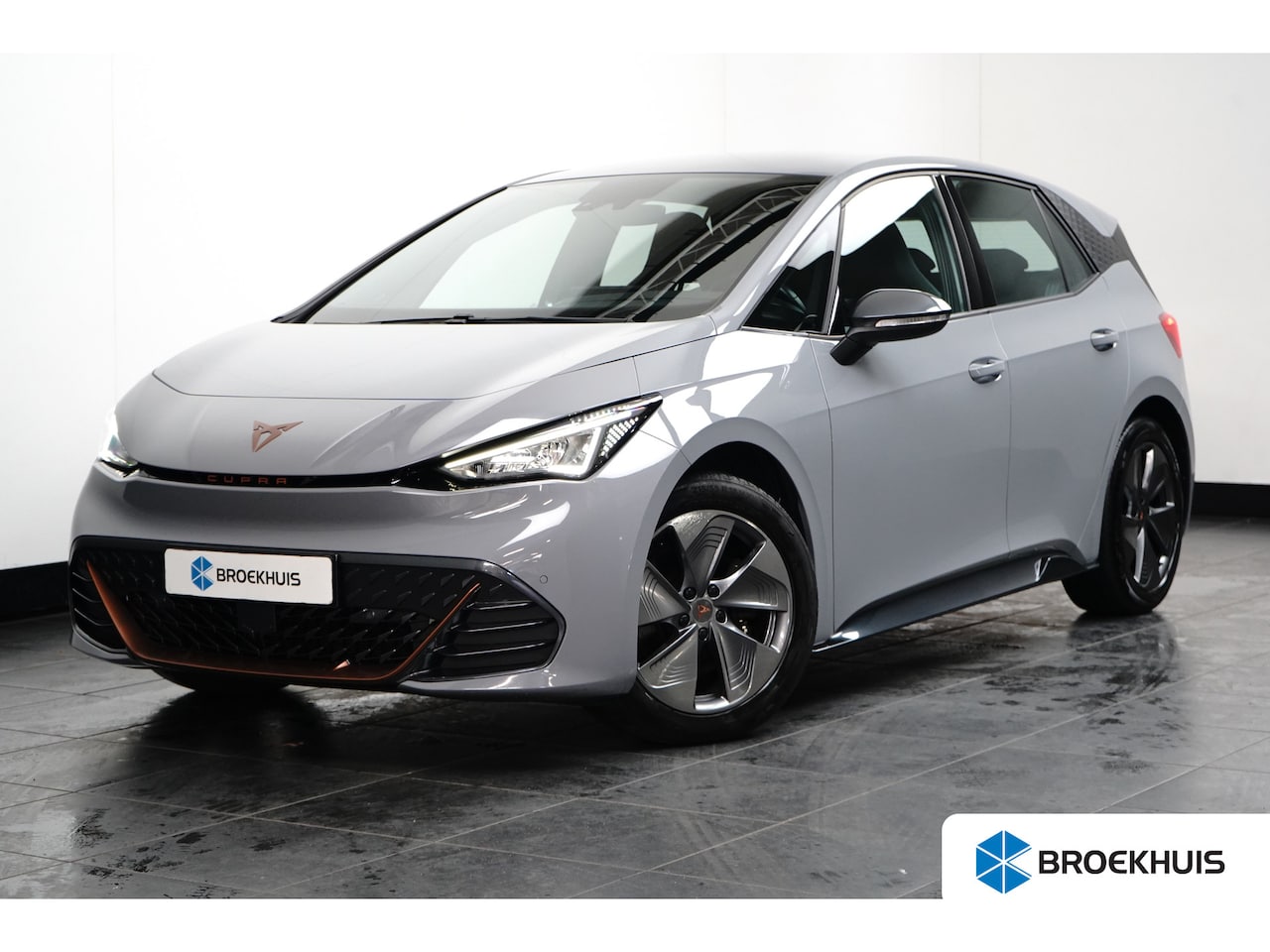 CUPRA Born - Essential 62 kWh 204PK | Achteruitrijcamera | Dode hoek detectie | Navigatie & Apple Carpl - AutoWereld.nl