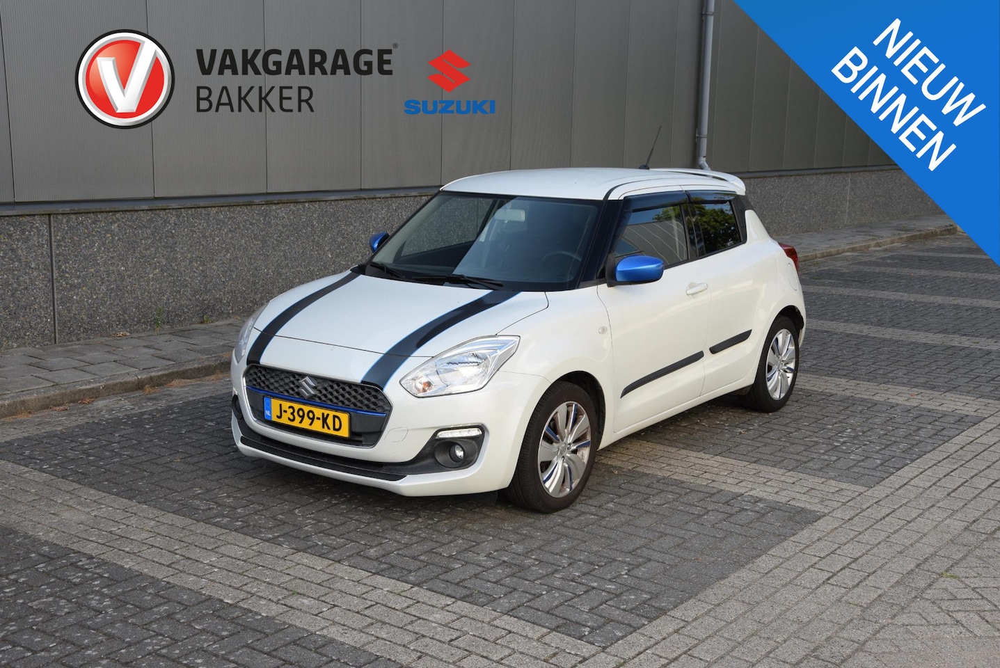 Suzuki Swift - 1.0 Select | Navigatie | Camera | - AutoWereld.nl