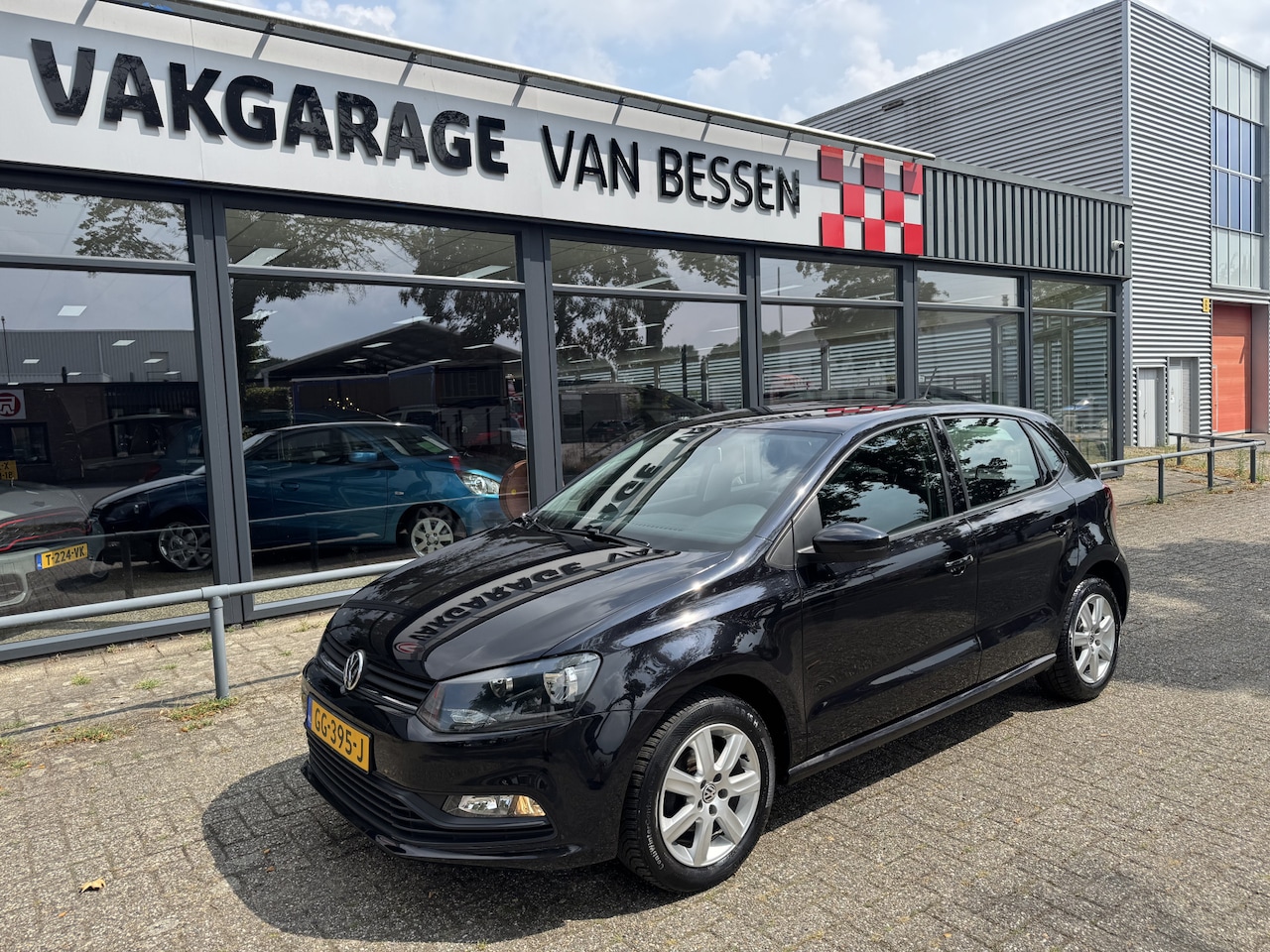 Volkswagen Polo - 1.0 First Edition AIRCO-TREKHAAK-5DRS - AutoWereld.nl